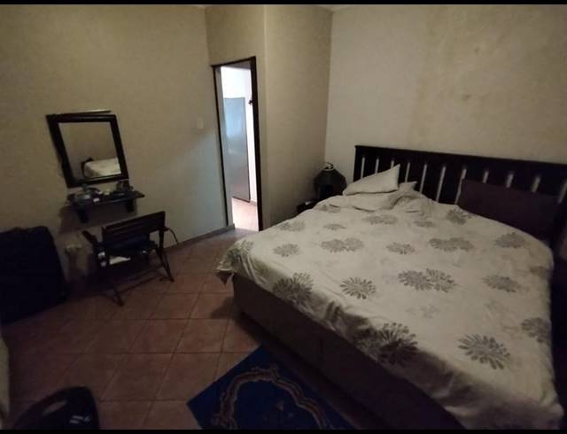 5 BEDROOM HOUSE FOR SALE IN LA LUCIA